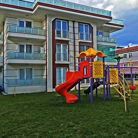 Kemer Caddesi Sapanca